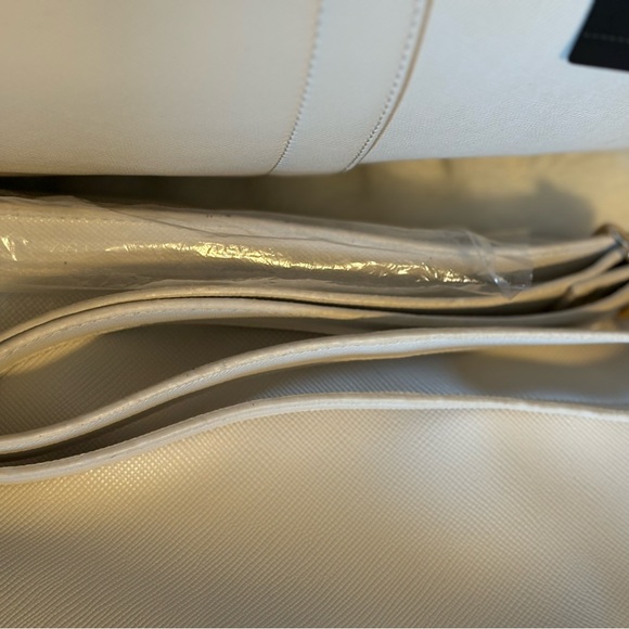 BCBG Paris Cream Leather Tote with crossbody bag set - Picture 8 of 12